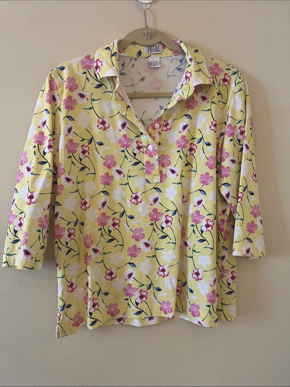 Leon Levin Vintage floral top yellow base pink and white flower print size L